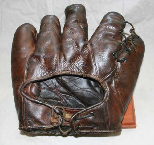 D&M Betchels Sporting Goods Back